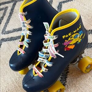 Vintage kids Pac-Man Roller Skates with Yellow Wheels Sz 2 1980